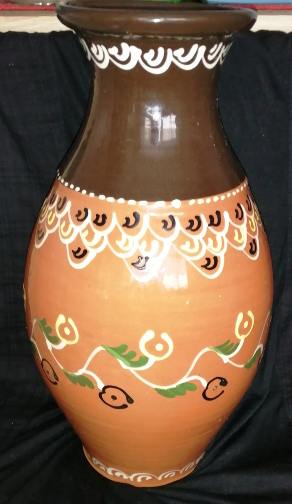 Stary gliniany wazon, sztuka ludowa
