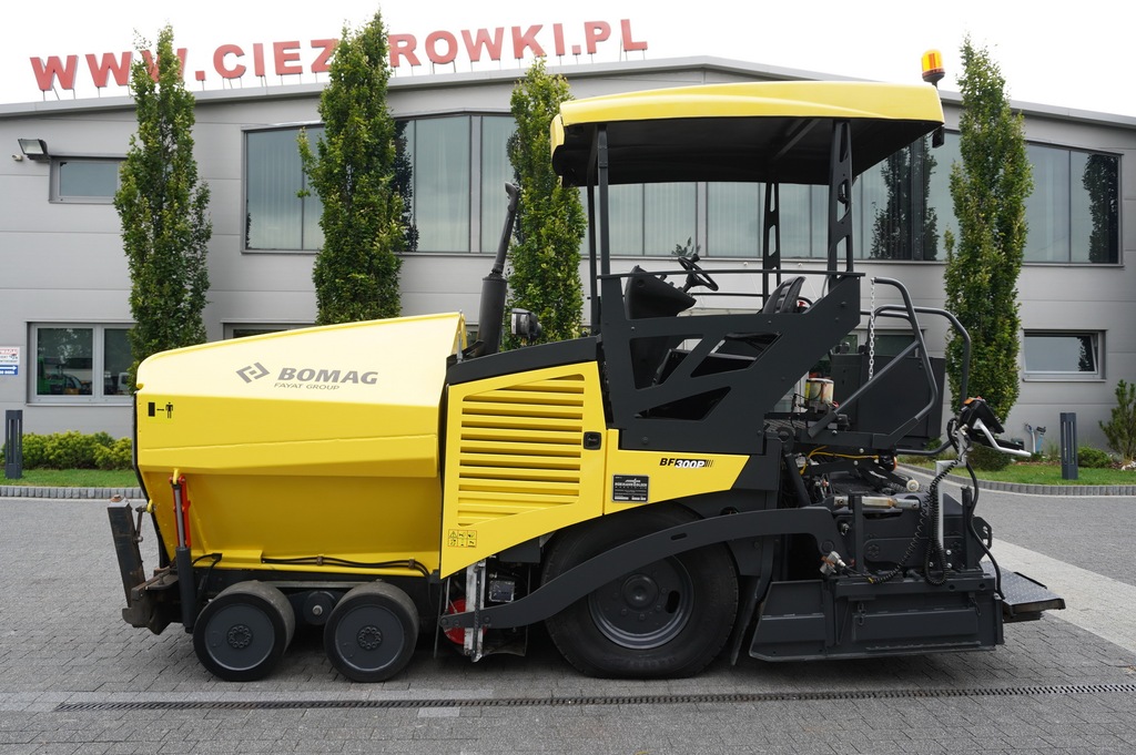 BOMAG. BF 300P , 6x4 , szer robocza 3,4m