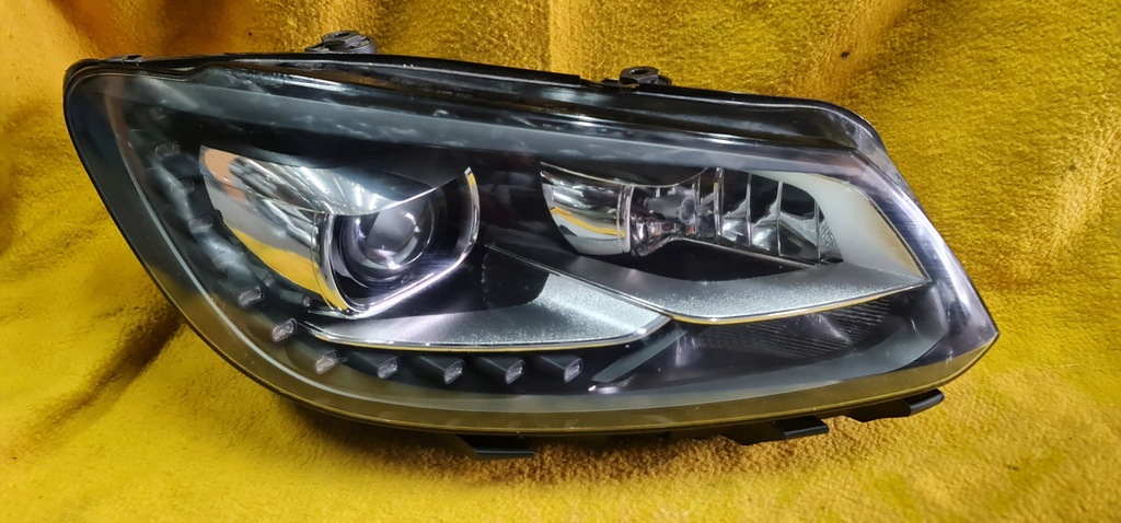 VW TOURAN XENON LED PRAWA