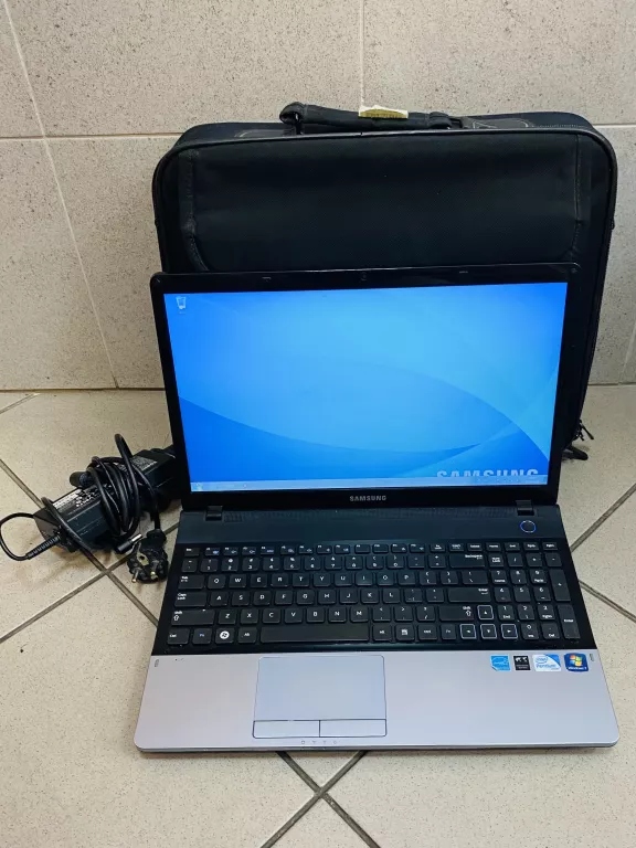 LAPTOP SAMSUNG NP300E5A