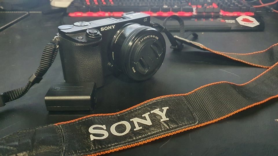 Aparat Sony A6300 korpus + obiektyw czarny