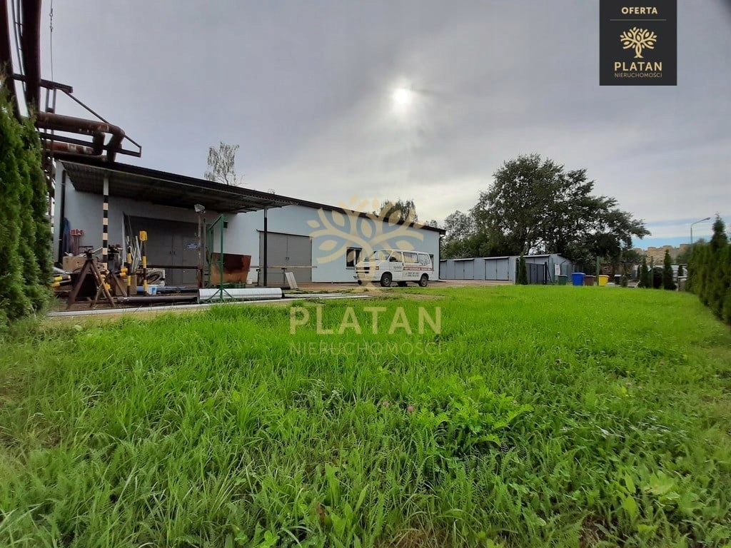 Magazyny i hale, 365 m²