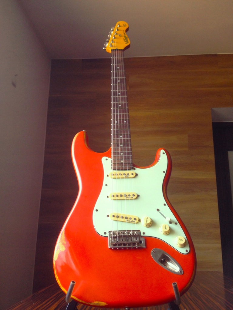 Vintage Icon V6 Firenza Red Distress Stratocaster