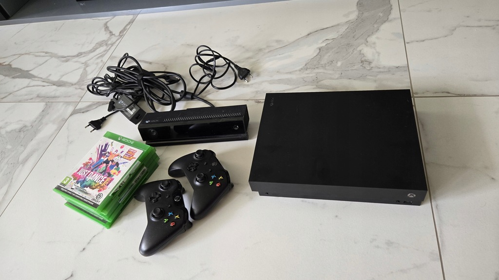 Konsola Xbox One X 1 TB czarny