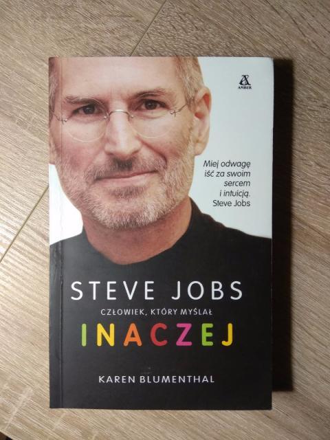 Steve Jobs człowiek, który myślał inaczej.