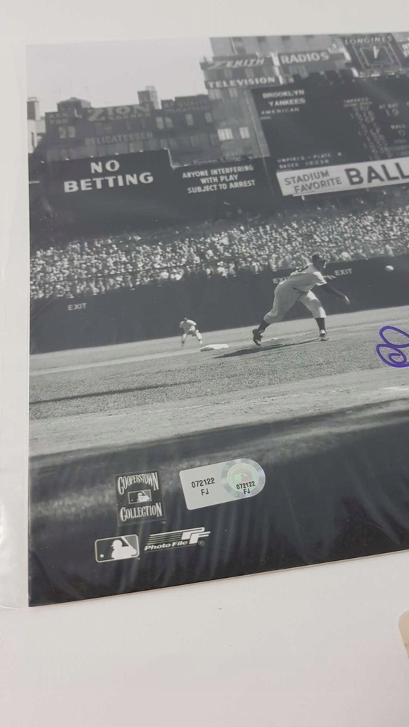 Купить Фотография с сертификатом MLB Дона Ларсена с автографом.: отзывы, фото, характеристики в интерне-магазине Aredi.ru