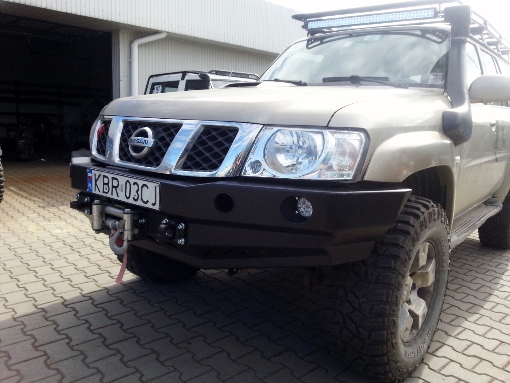 Zderzak przód przedni Nissan Patrol GR Y61 GU4