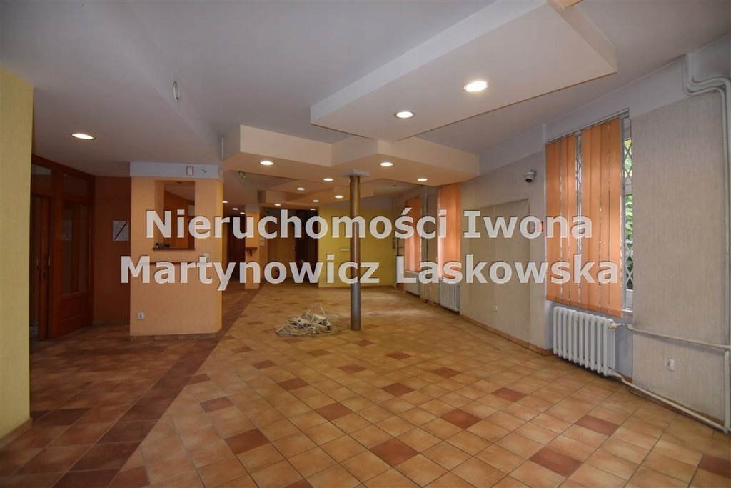 Komercyjne, Lubin (gm.), Lubiński (pow.), 640 m²
