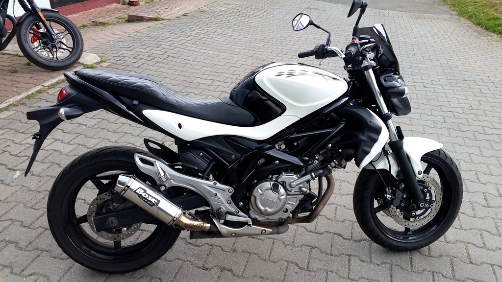 MOTOCYKL SUZUKI GLADIUS SFV 650 ROK 2011 stan BDB