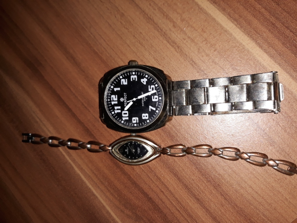 Dwa używane zegarki firmy  Perfekt sprawne bez bat