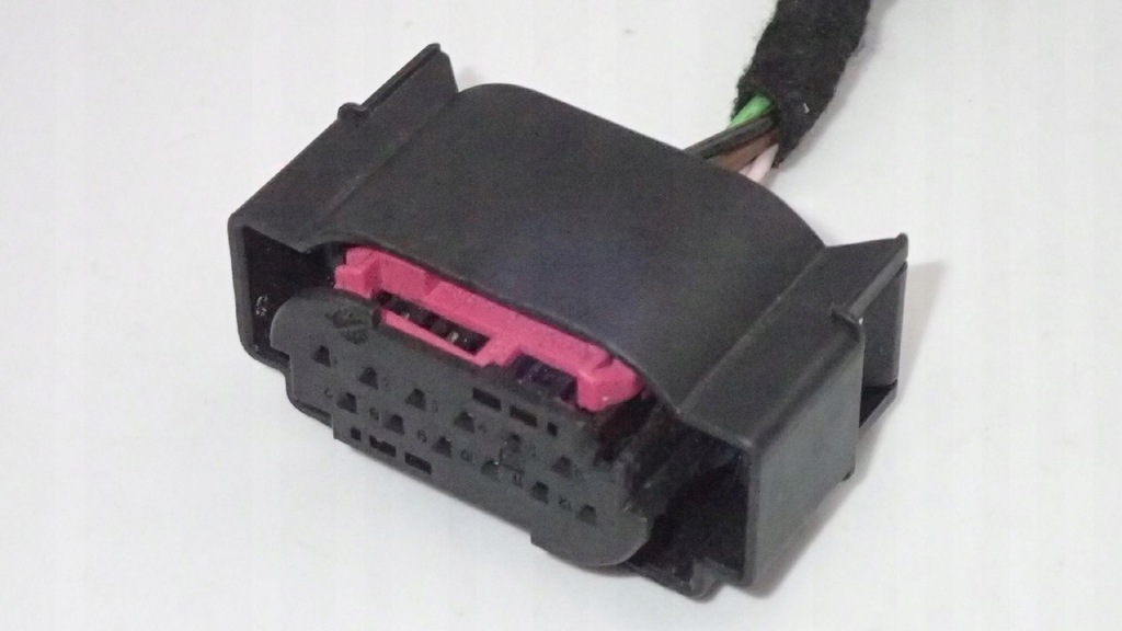 KOSTKA WTYCZKA ZŁĄCZE AUDI VW 4E0972713 - 13719104549 - oficjalne