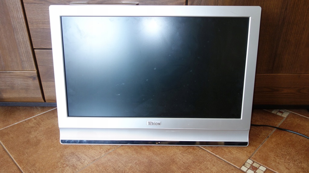 TEVION tv 22cale HDready HDMI prawie dobry