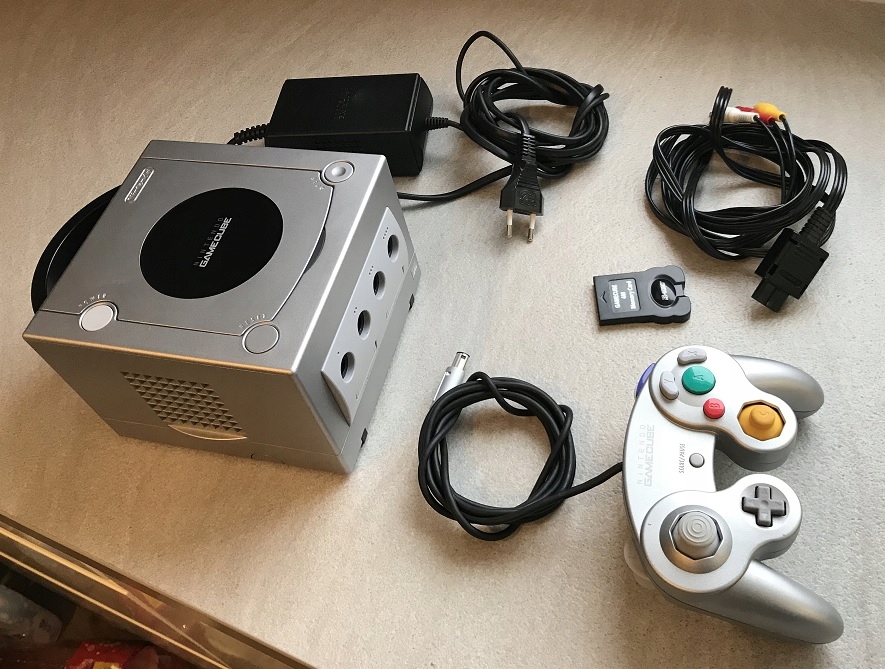 Nintendo GameCube DOL-001 (EUR)