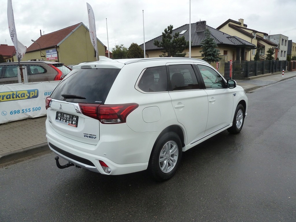 Купить Mitsubishi Outlander *PHEV 204 HORSES*NAPED 4x4*NAV: отзывы, фото, характеристики в интерне-магазине Aredi.ru