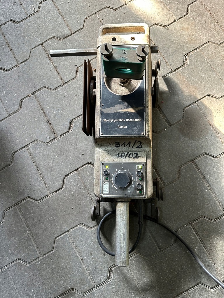 PRZECINARKA PÓŁAUTOMATYCZNA DO CIĘCIA TLENEM Z NAPĘDEM ELEKTRYCZNYM