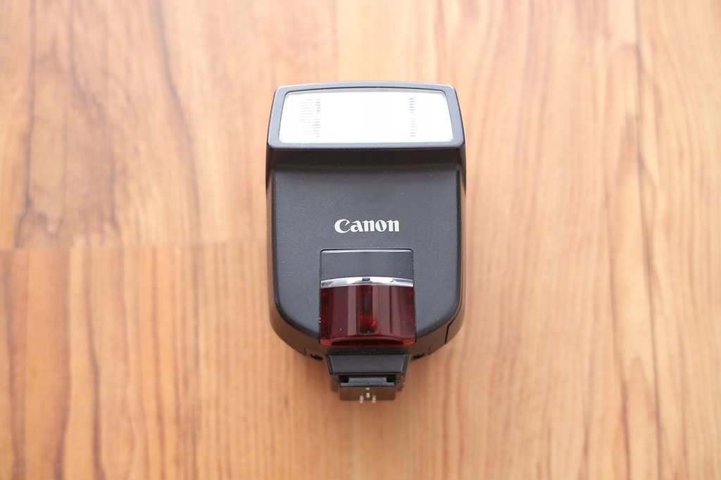 Canon Speedlite 220EX + futerał