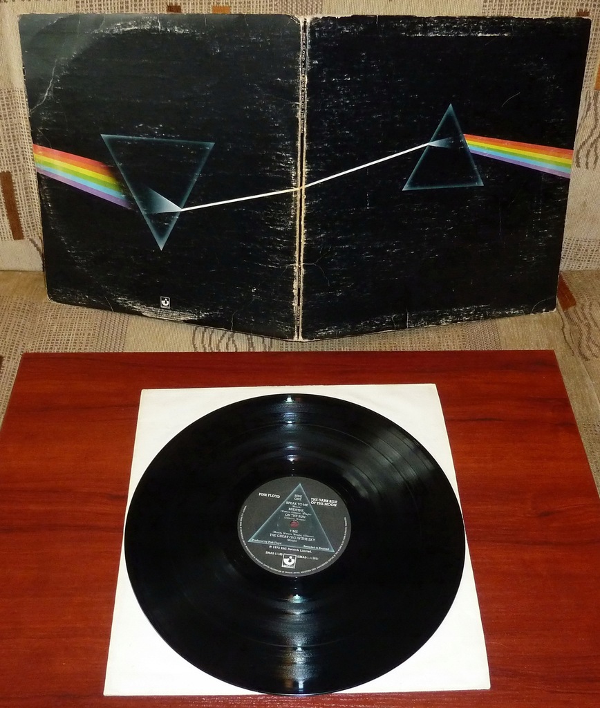 Lp moon. Pink Floyd the Dark Side of the Moon LP. Pink Floyd Dark Side of the Moon LP Vinyl. Dark Side of the Moon LP. The Dark Side of the Moon пластинка.
