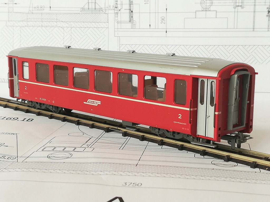 ~*~ H0e/H0m..OSOBOWY 2 KLASA CZERWONY..CZTERY OSIE..RHB..BEMO ~*~