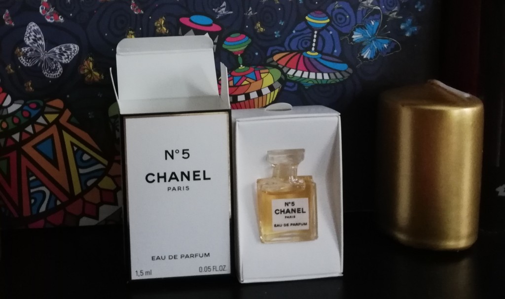 kolekcjonerska miniaturka Chanel  No 5