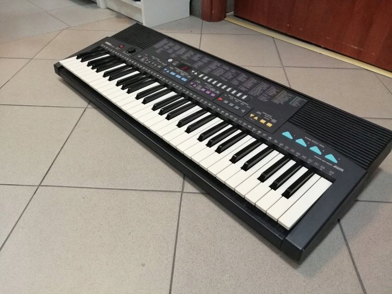 電子ピアノ　キーボード　YAMAHA PSR-310　スタンド付き YAMAHA スタンド固定ベルト付□ヤマハ 光る鍵盤 キーボード EZ