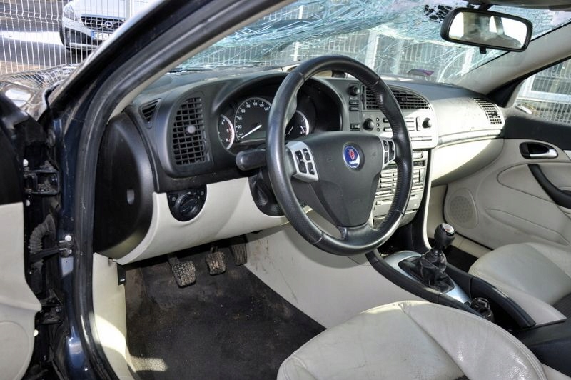 SAAB 9-3 deska rozdzielcza konsola bezowa europa