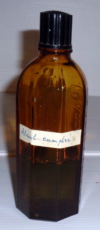 Stara butelka apteczna z Belgii.