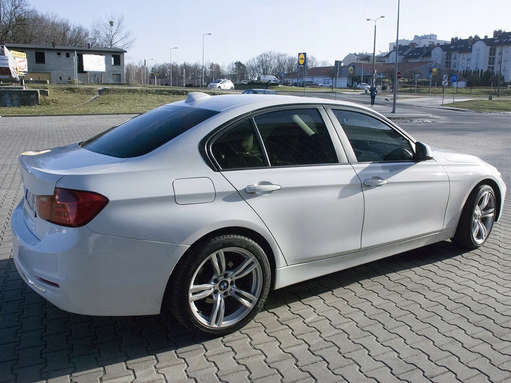 BMW serii 5 2013 (F30) z USA / 245 KM 8514190982