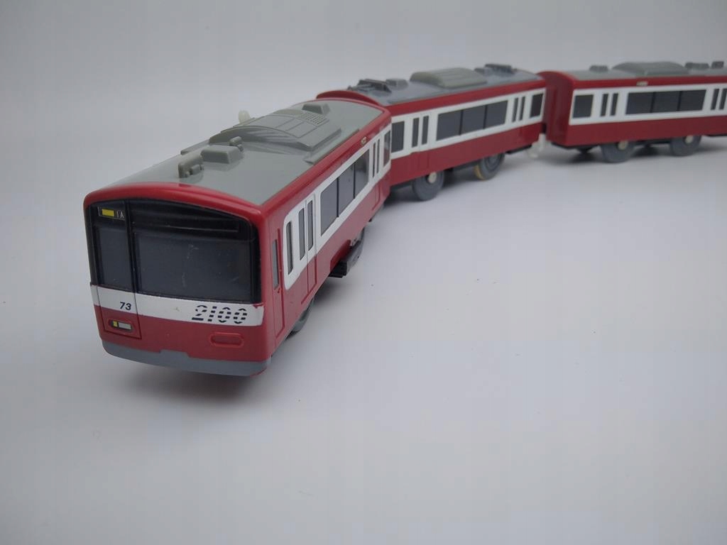 Kolejka Takara Tomy METRO Plarail Pla- Rail Keikyu 2100 z dźwiekiem pociągu