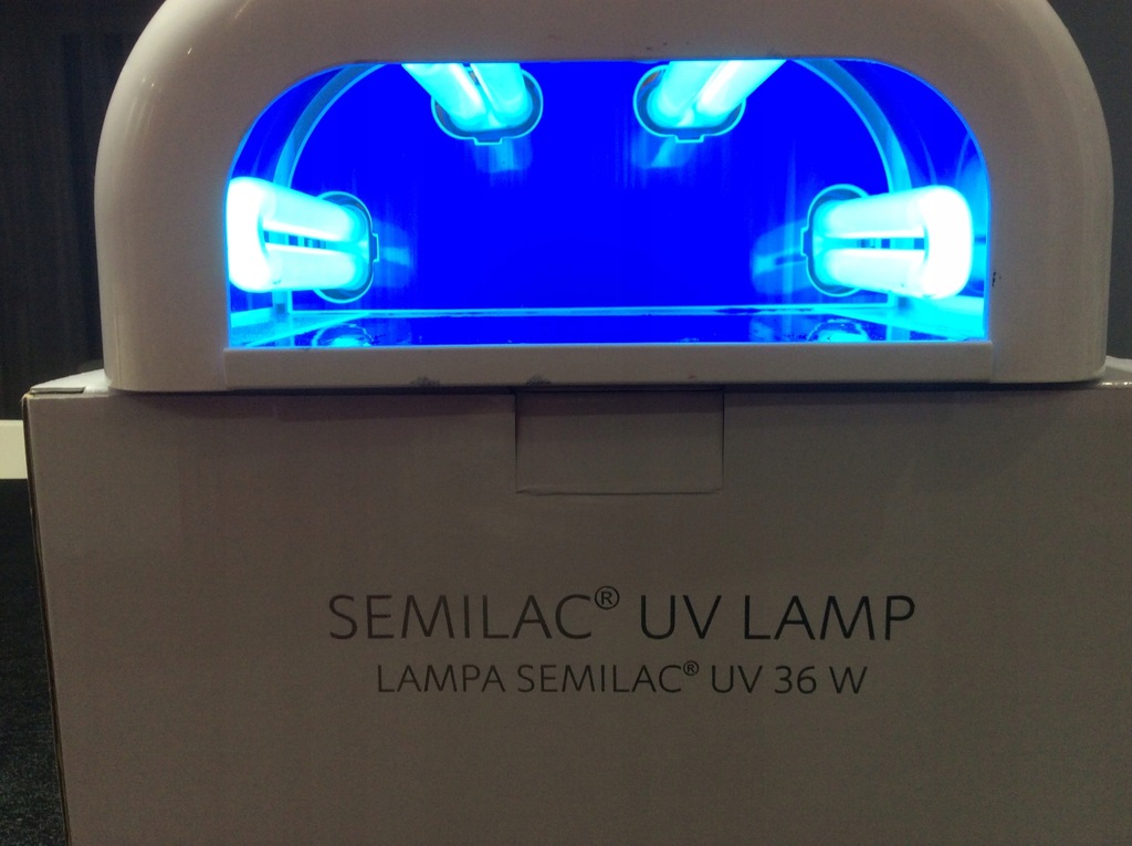 Semilac zestaw lampa UV 4x36W plus lakiery