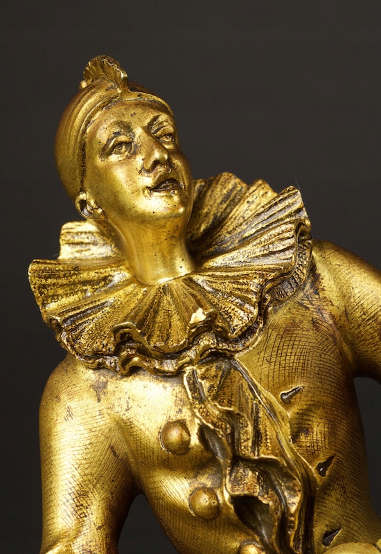 Конная кабинетная скульптура. Наконечник копья из бронзы. Бронзовое копье. Статуя аполлона бронза. Меч из бронзы.