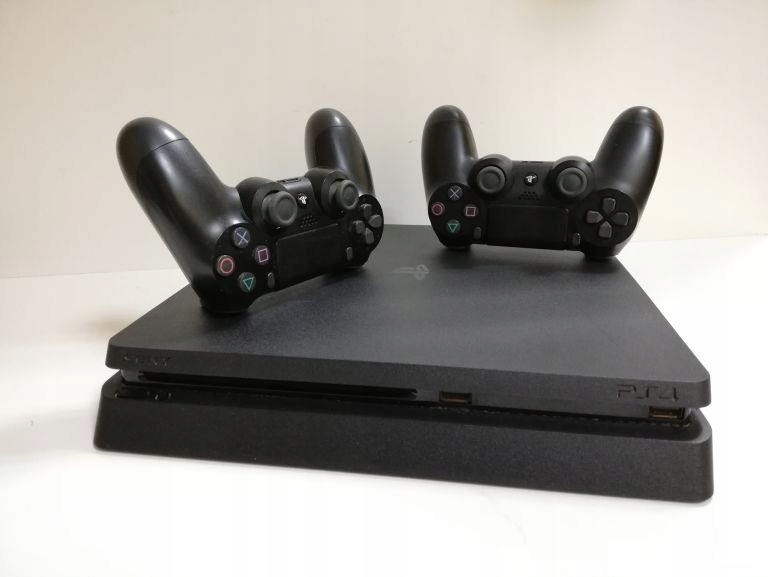 KONSOLA PS4 CUH-2016B 1TB + 2 PADY