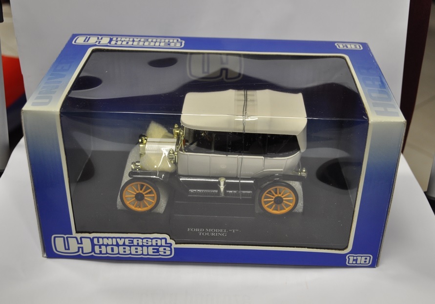 Model Ford T Touring (1:18)