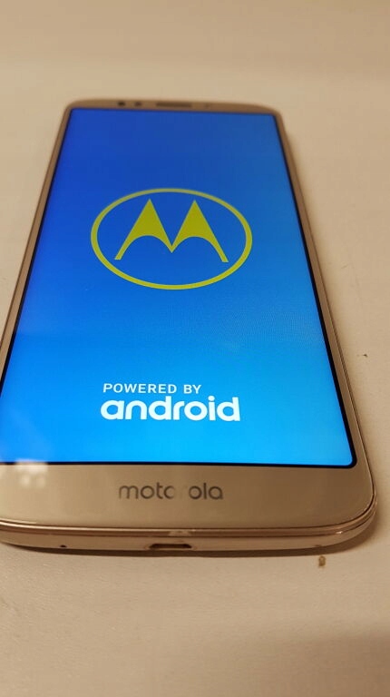 TELEFON MOTOROLA MOTO E5 PLUS