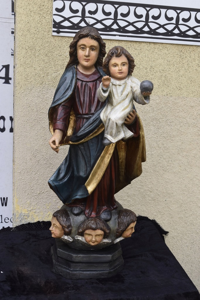 XIX wieczna figura Marji z Dzieciątkiem