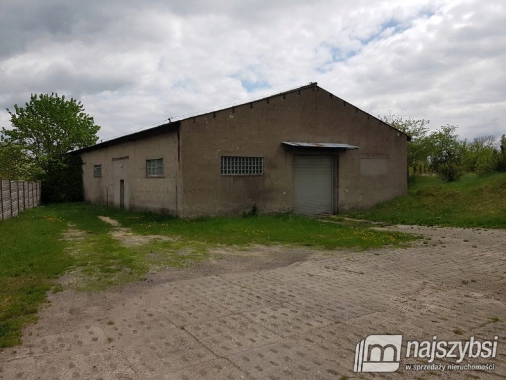 Magazyny i hale, Dobrzany, Dobrzany (gm.), 470 m²