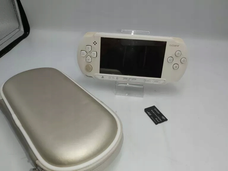 KONSOLA SONY PSP E1004 BIAŁA BEZ ŁADOWARKI!!!