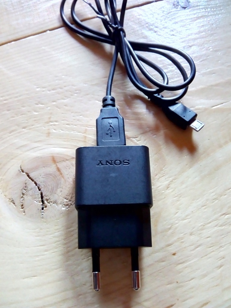 Oryginalna ładowarka Sony z kablem USB, AC-0061-EU
