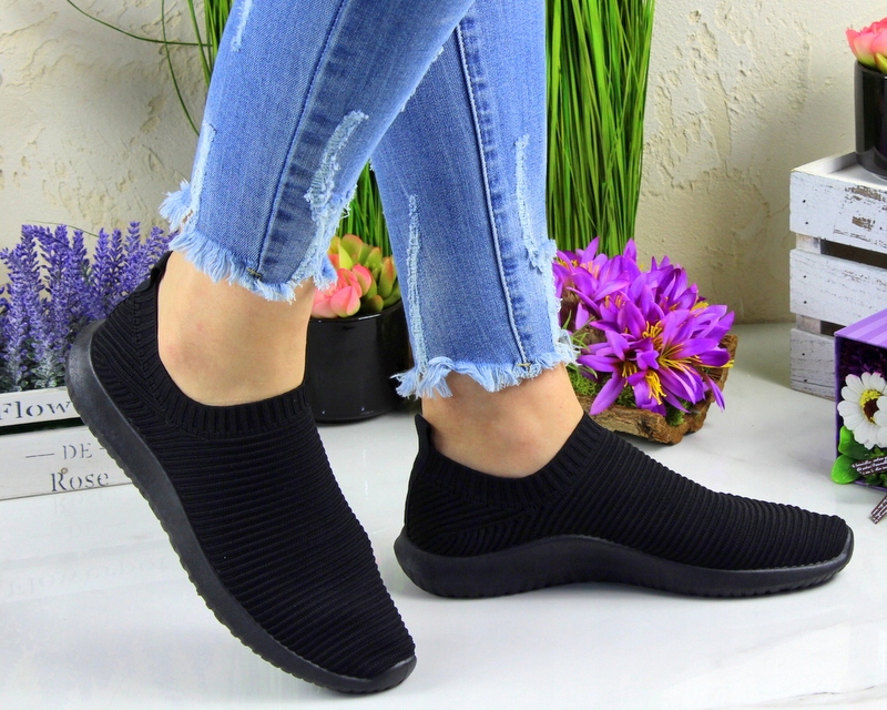 Купить Черные удобные однотонные спортивные туфли Adidas: отзывы, фото, характеристики в интерне-магазине Aredi.ru