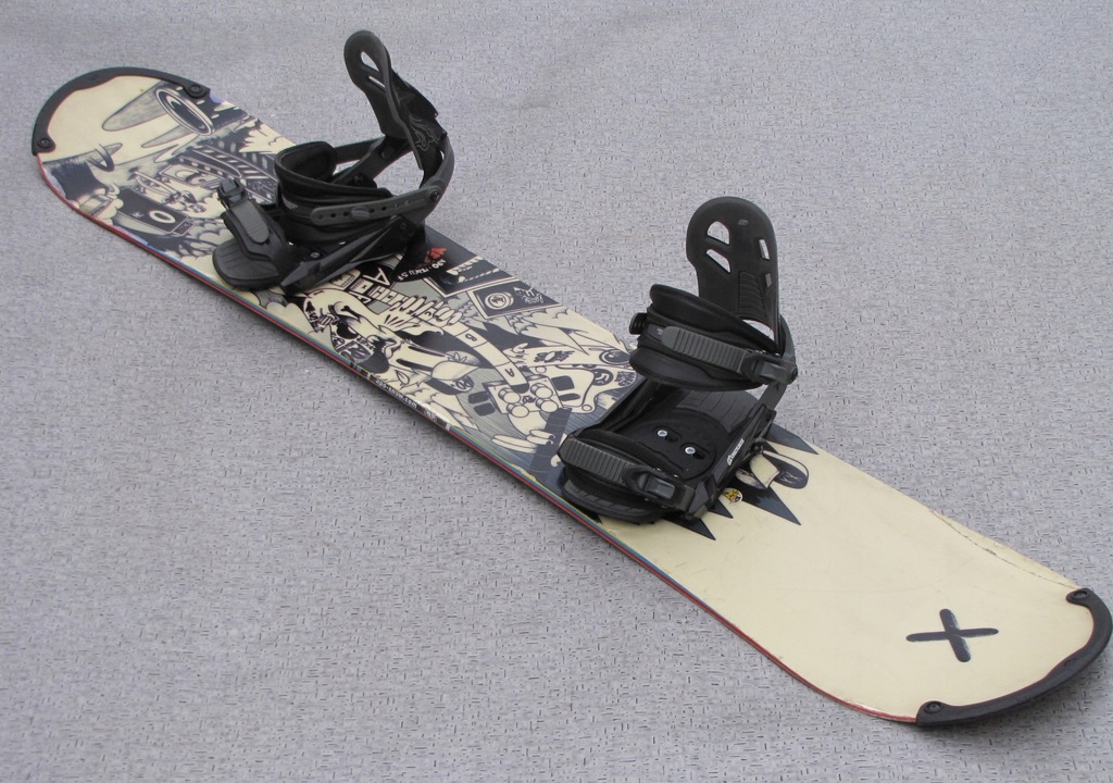 APO McBoss 157cm + wiązanie CC A5! Po serwisie!
