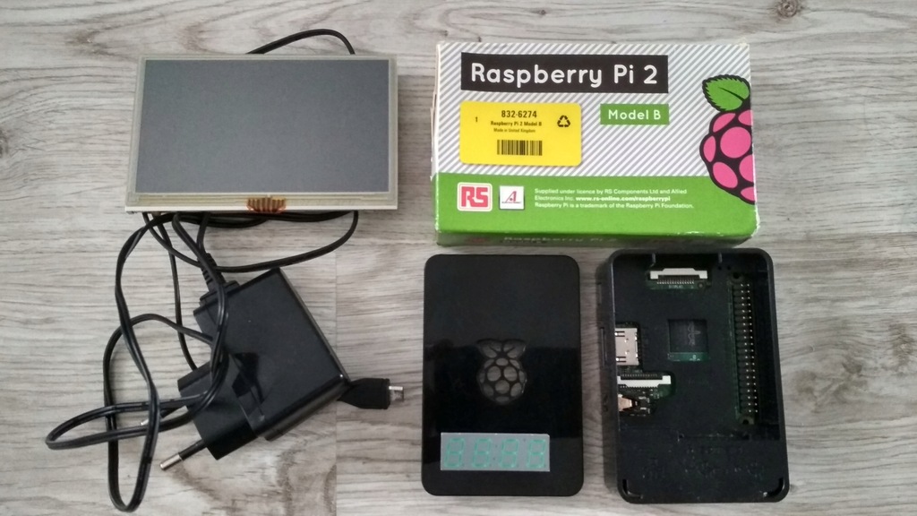 RASPBERRY Pi 2 B obudowa zasilacz karta 32GB + akc