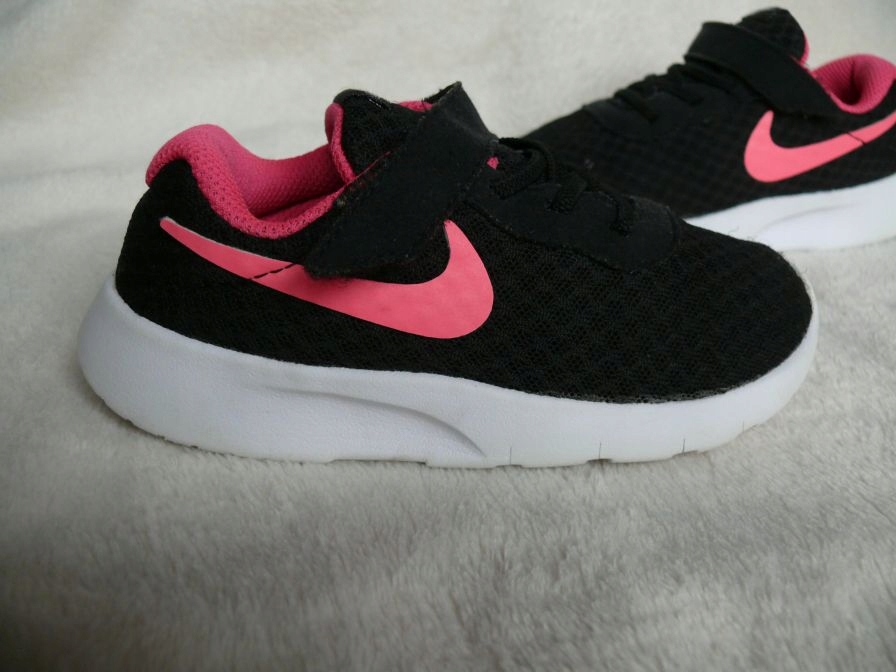 Buty sportowe NIKE r. 27