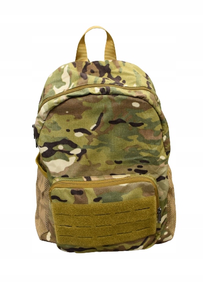 Wyposażony plecak survivalowy do lasu lub w góry