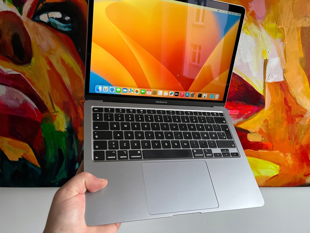 Laptop MacBook Air 13 Retina 2020r 13,3 " i3 -1000NG4 8/256 SSD szary