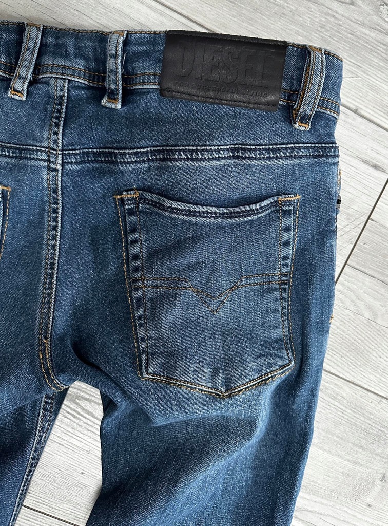 Diesel jeansy rurki rozmiar 12 lat