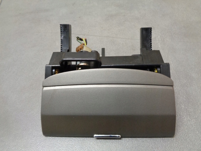 POPIELNICZKA LANCIA THESIS 02-09 156035586 - 8316945040