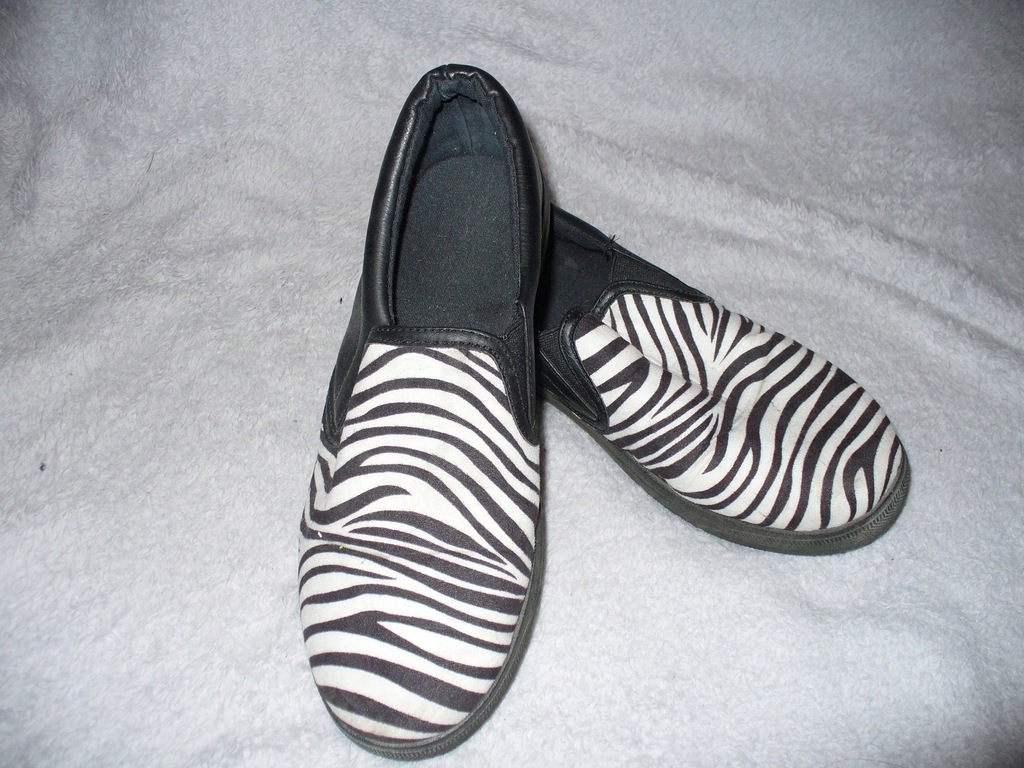 Damskie buty slip on wzór zebra, rozmiar 40!