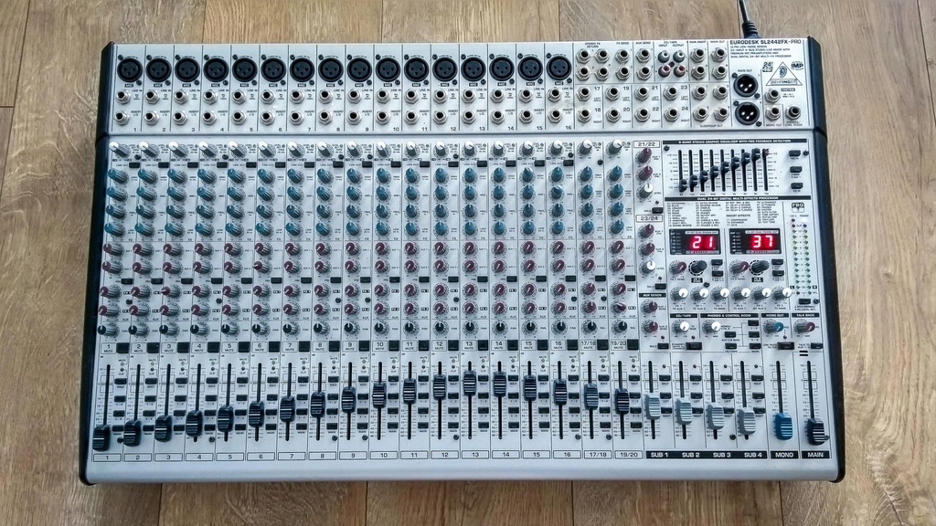 BEHRINGER SL2442FX-PRO アナログミキサー 24チャンネル くり抜く