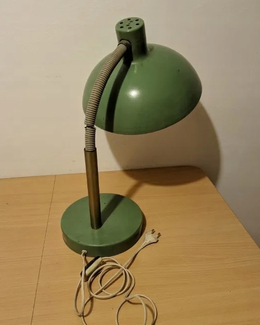 Zielona lampka na biurko z dużym kloszem Polam PRL
