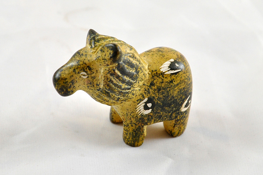 Figurka z kamienia mydlanego - tapir