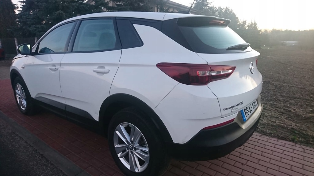 OPEL GRANDLAND X 1.6 Turbo 120 KM Niski przebieg